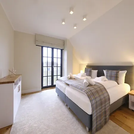 Reetland Am - Luxus Reetdachvilla Mit 3 Schlafzimmern, Sauna Und Kamin G06 *